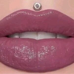 💜🩷Jeffree Star Matte Lip gloss in Improper NWT